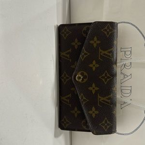 Louis Vuitton Sarah Wallet